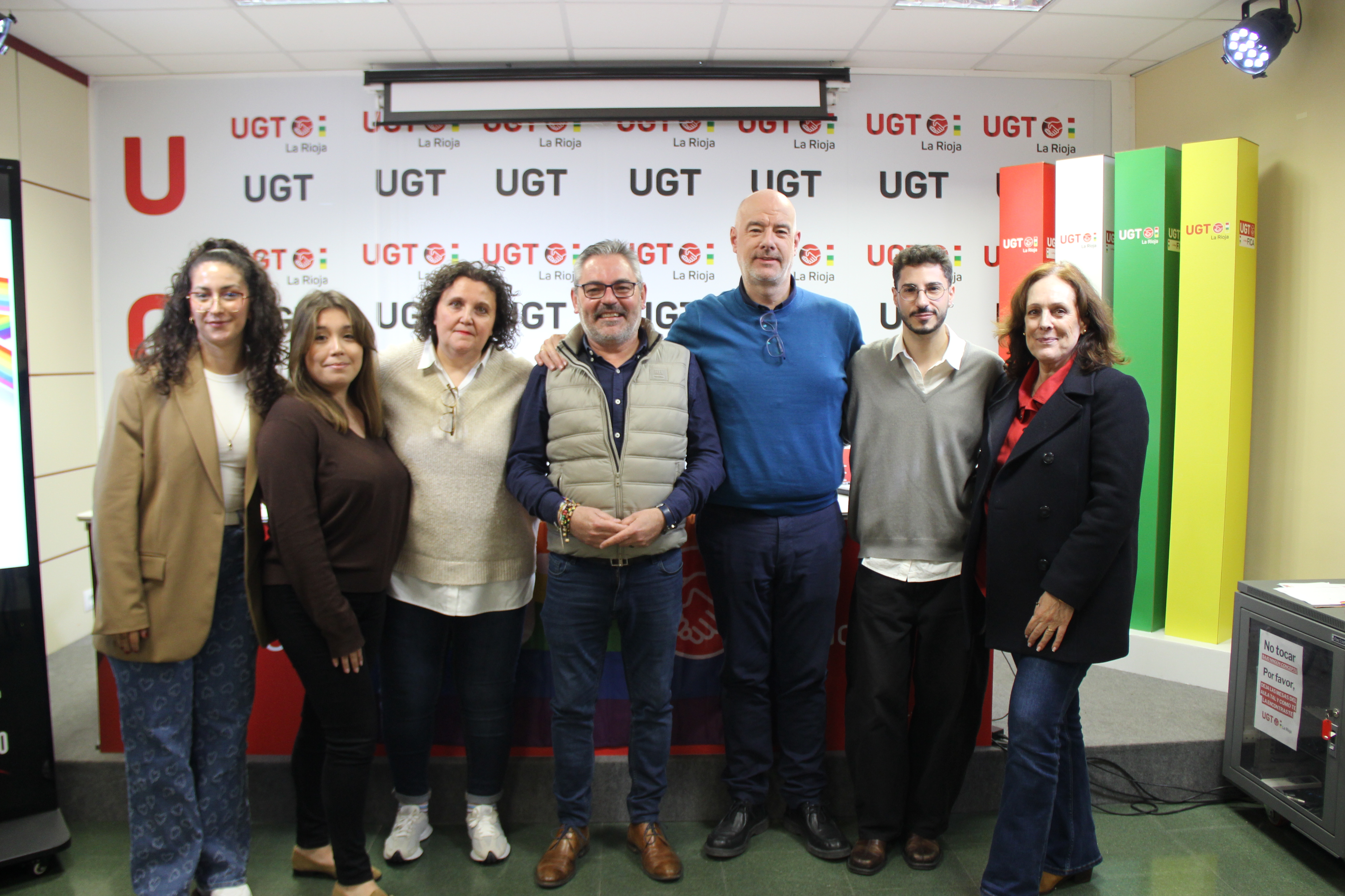 Imagen de los responsables y participantes en la asamblea