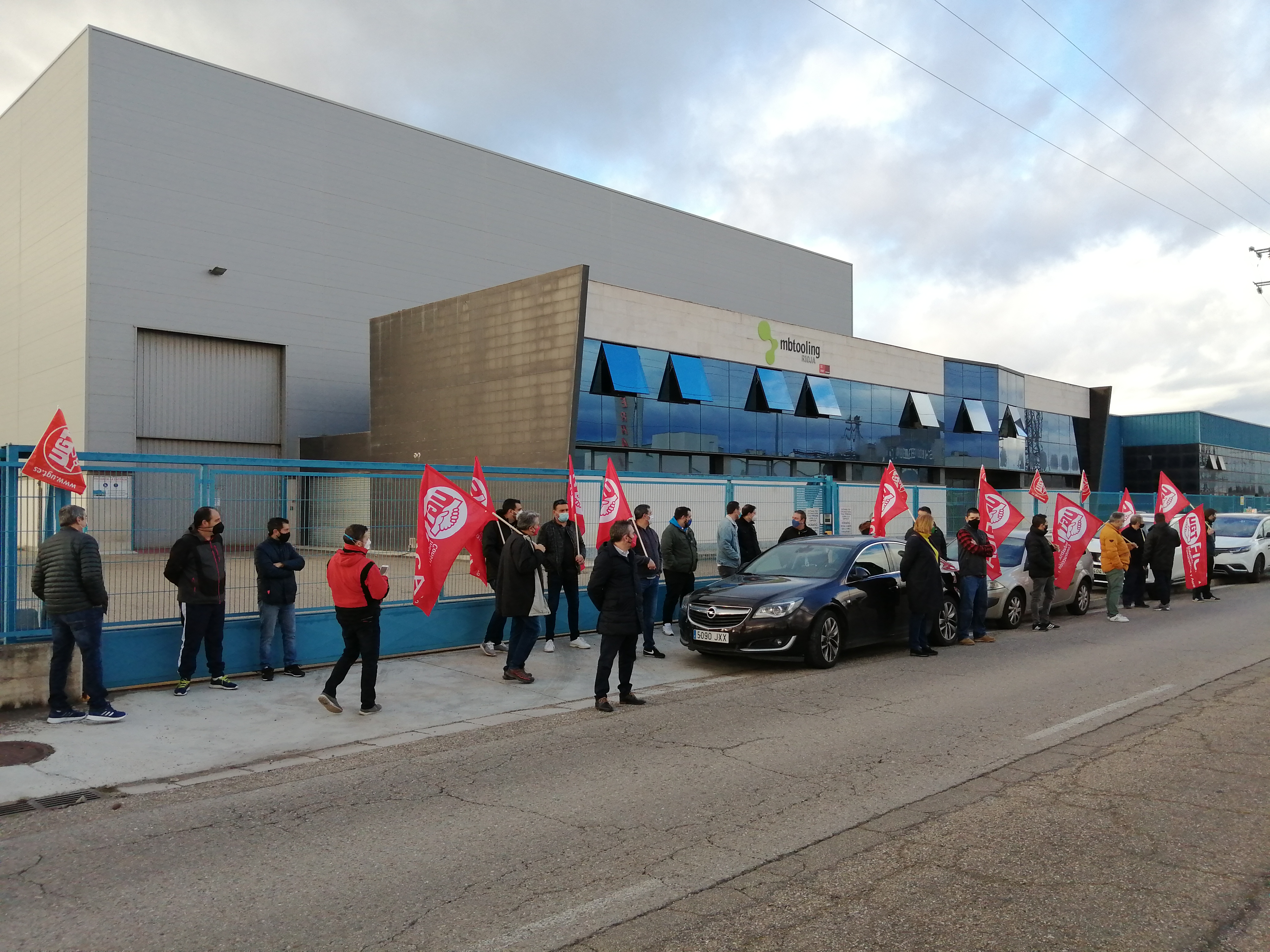 UGT-FICA La Rioja convoca una nueva concentración contra el cierre de MB Tooling